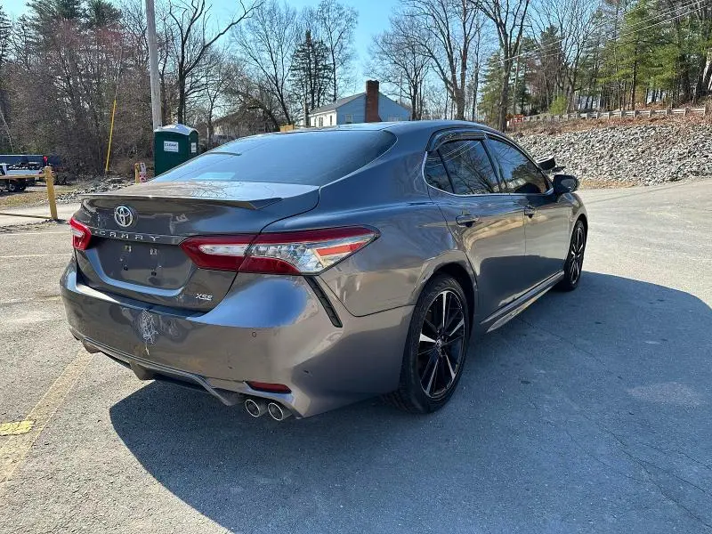 2018 TOYOTA CAMRY XSE  