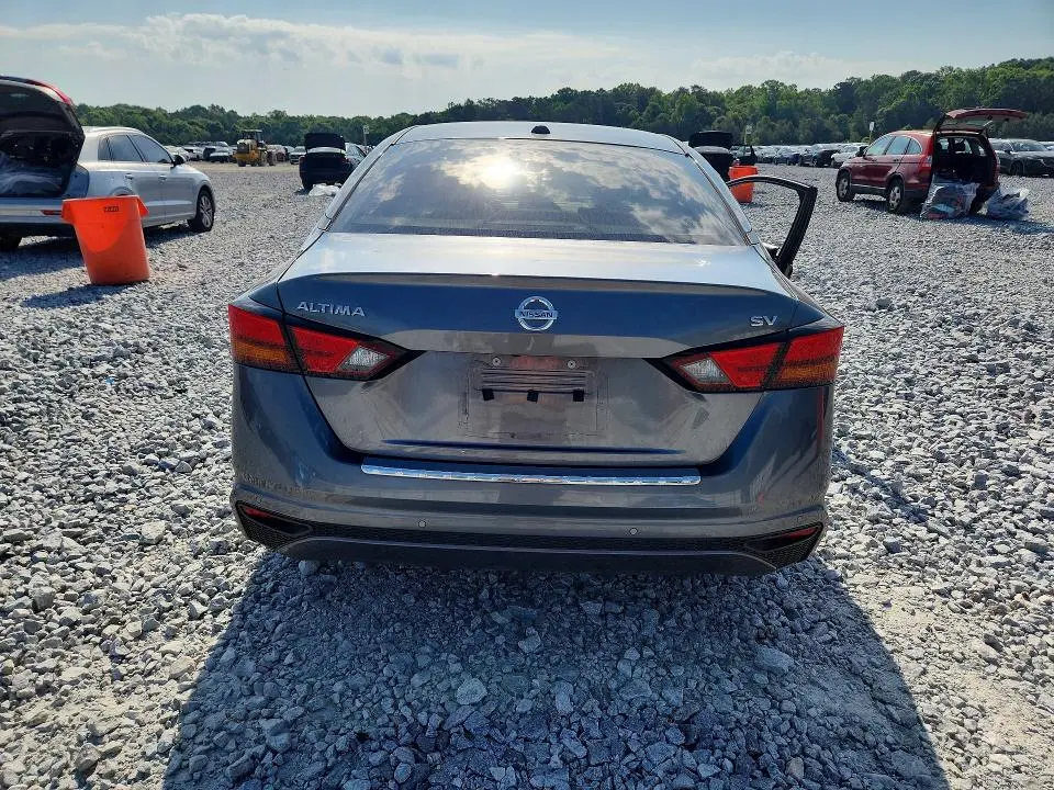 2022 NISSAN ALTIMA SV  
