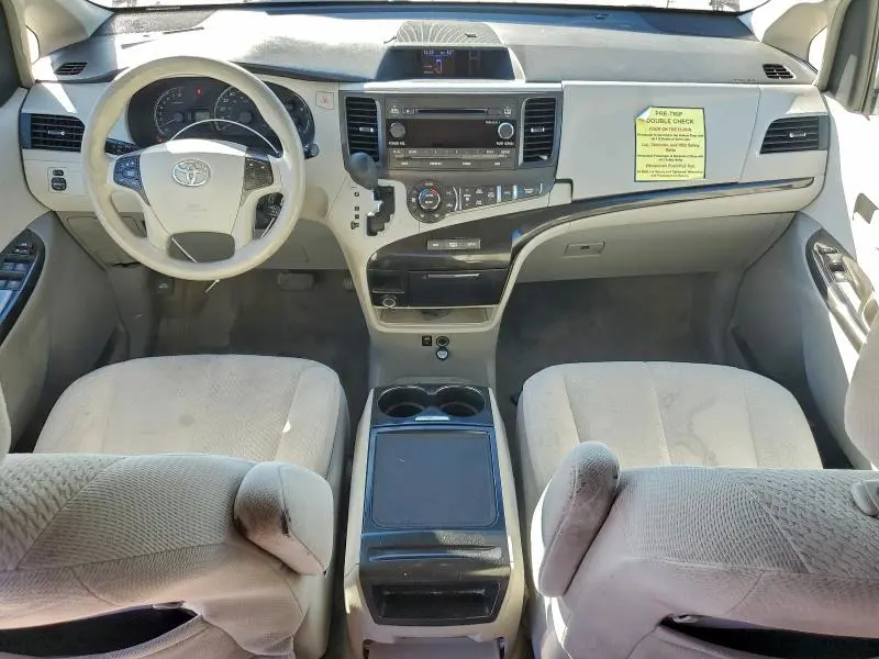 2013 TOYOTA SIENNA LE  