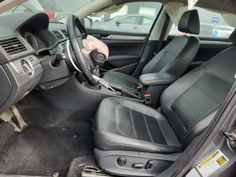 2015 VOLKSWAGEN PASSAT S  