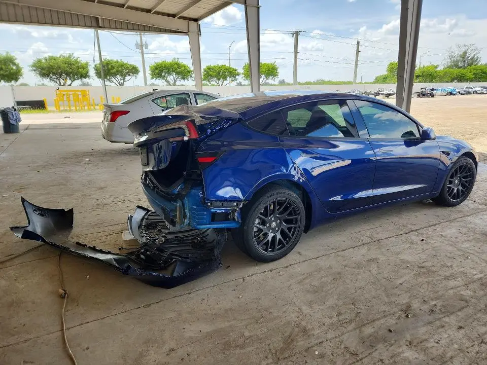 2024 TESLA MODEL 3   