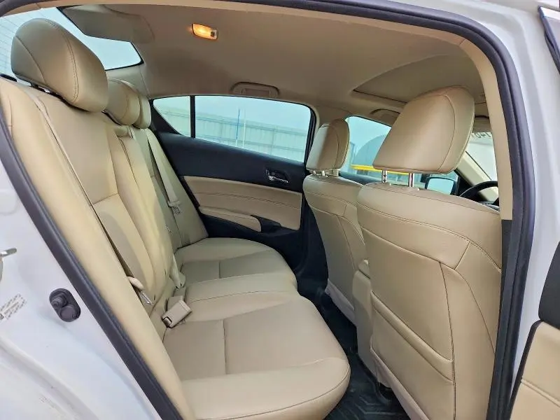 2016 ACURA ILX PREMIUM/TECHNOLOGY  