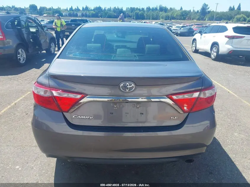 2017 TOYOTA CAMRY SE