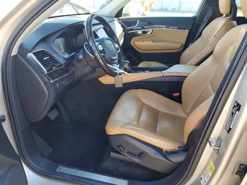 2016 VOLVO XC90 T6  