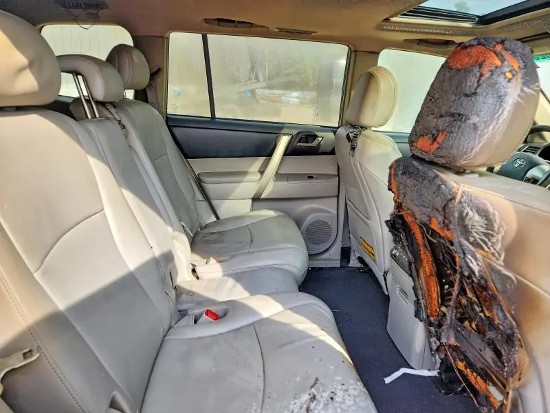 2011 TOYOTA HIGHLANDER BASE  