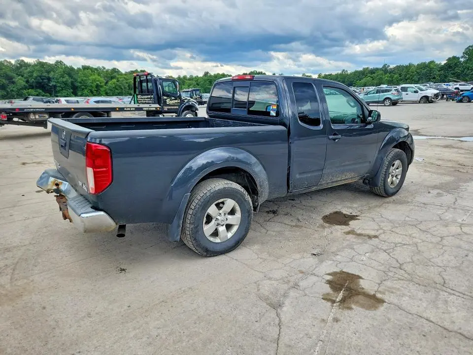 2013 NISSAN FRONTIER SV V6  