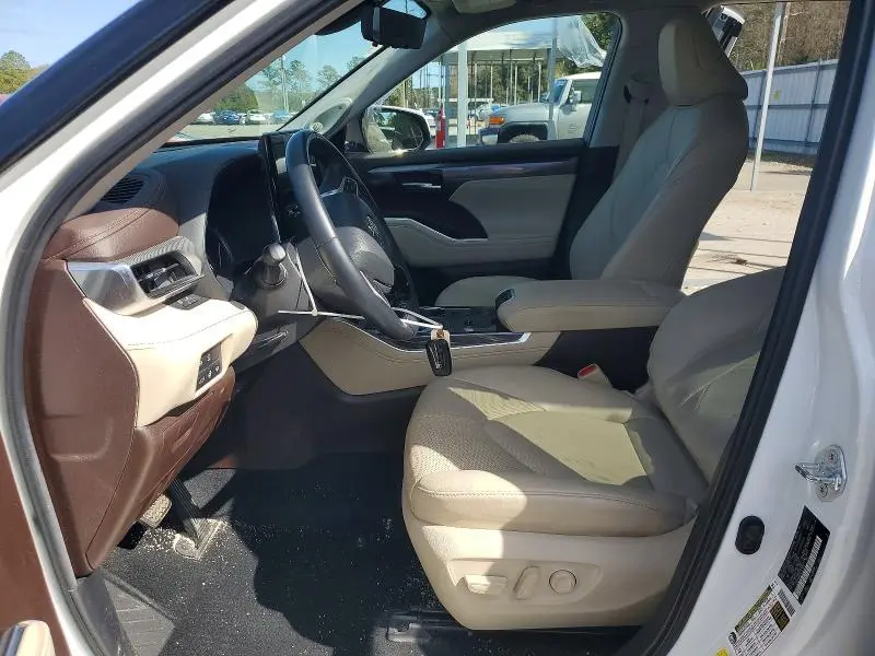 2022 TOYOTA HIGHLANDER PLATINUM  