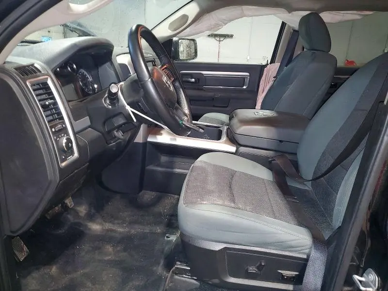 2017 RAM 1500 SLT  