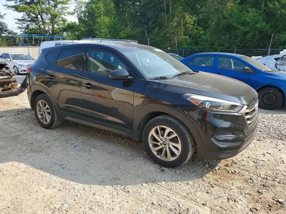 2016 HYUNDAI TUCSON SE  