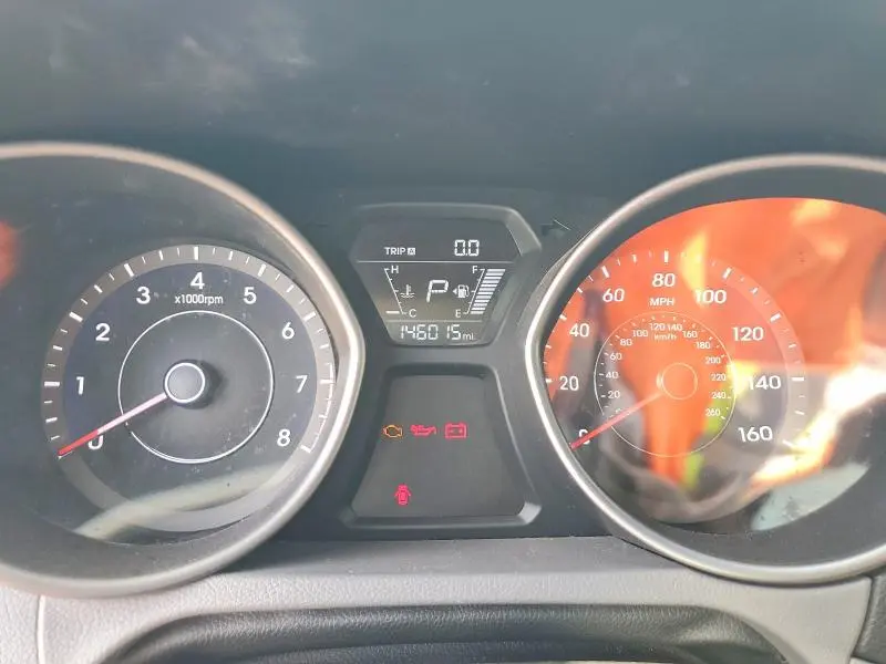 2014 HYUNDAI ELANTRA SE  