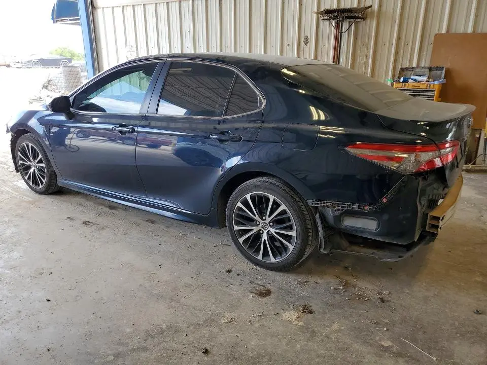 2018 TOYOTA CAMRY SE  