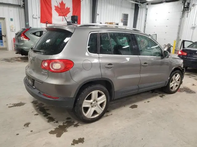 2010 VOLKSWAGEN TIGUAN SE  
