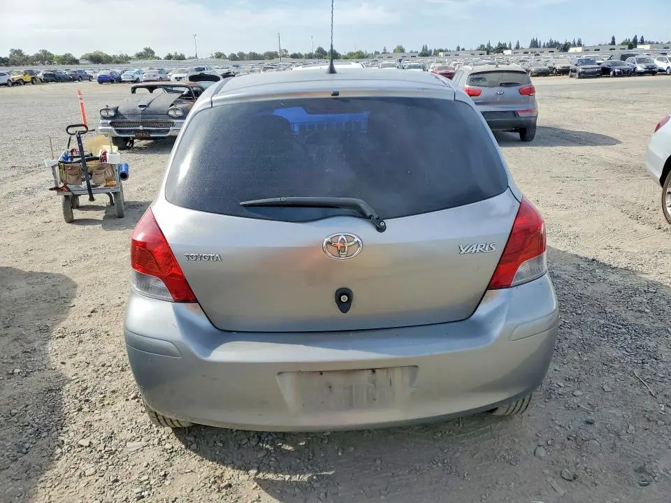2010 TOYOTA YARIS BASE  