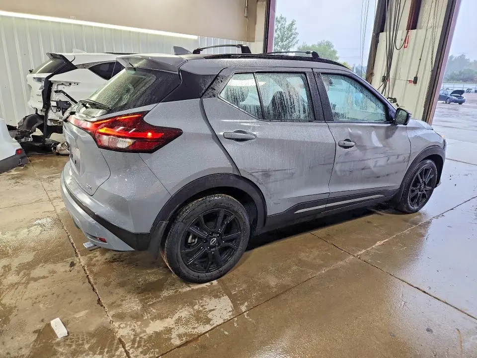 2023 NISSAN KICKS SR  