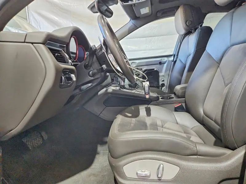 2018 PORSCHE MACAN   