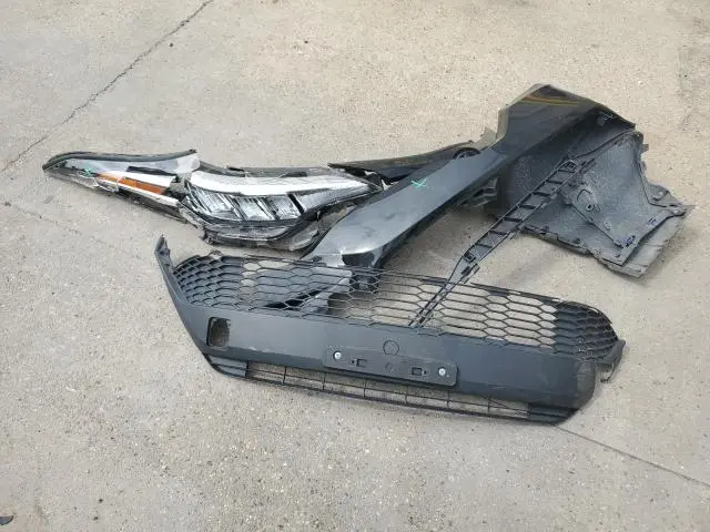 2022 TOYOTA C-HR XLE  