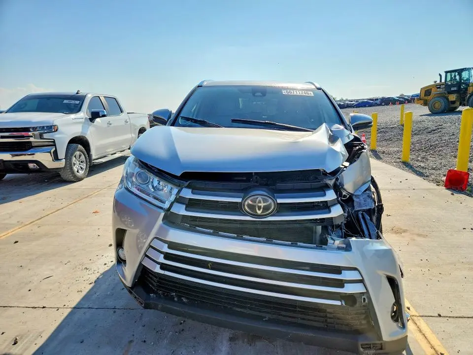 2018 TOYOTA HIGHLANDER XLE  