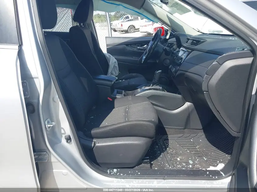 2017 NISSAN ROGUE SV