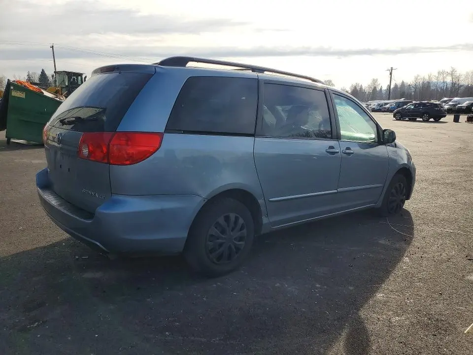 2010 TOYOTA SIENNA CE  