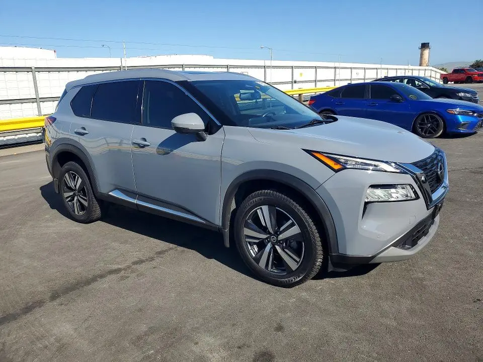 2021 NISSAN ROGUE SL  