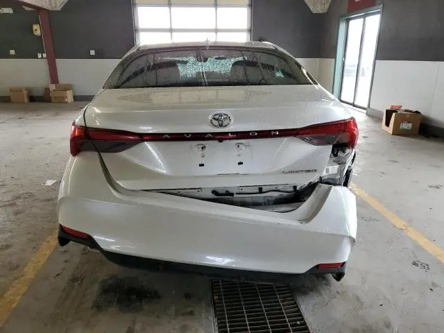 2019 TOYOTA AVALON XLE