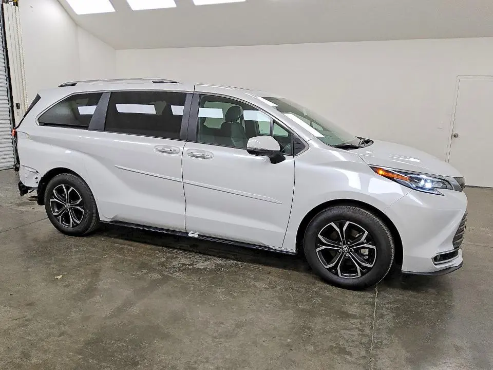 2026 TOYOTA SIENNA PLATINUM 7-PASSENGER  