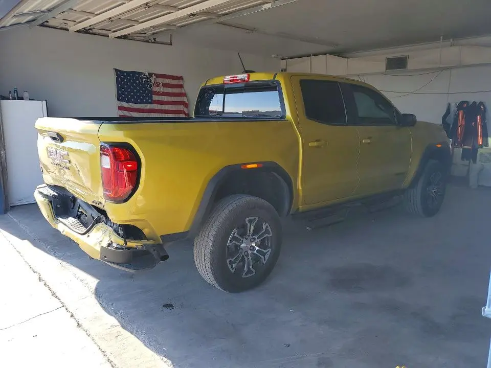 2023 GMC CANYON AT4  