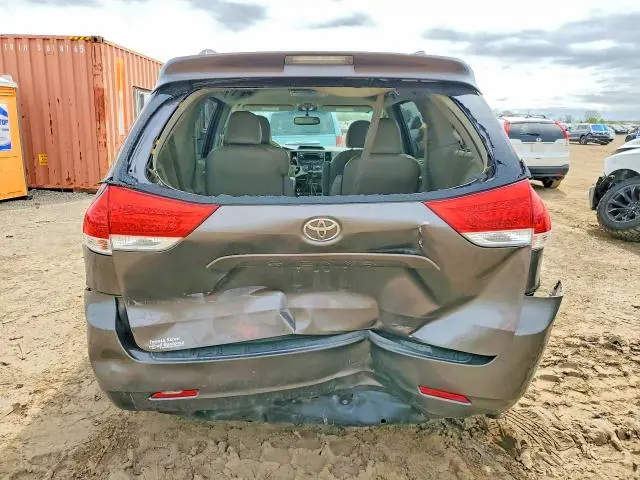 2011 TOYOTA SIENNA LE  