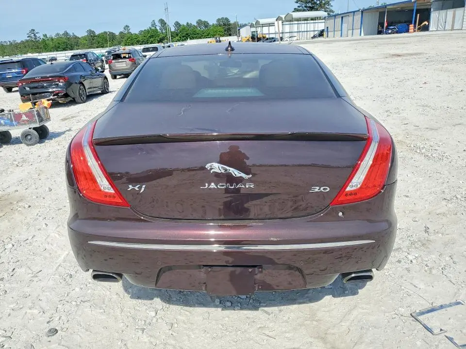 2015 JAGUAR XJ   
