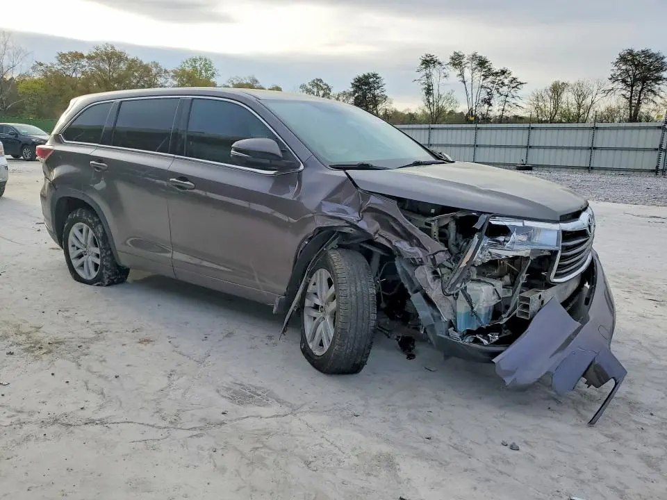 2015 TOYOTA HIGHLANDER LE  