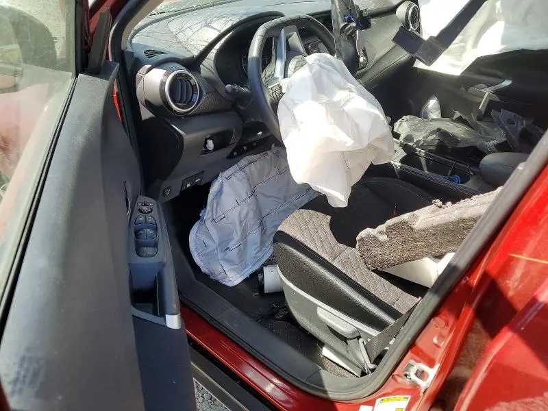 2022 NISSAN KICKS SV  