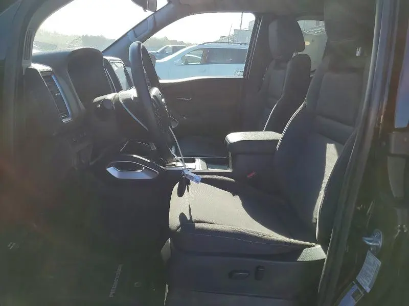 2022 NISSAN FRONTIER SV  