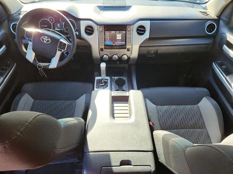 2017 TOYOTA TUNDRA SR5  