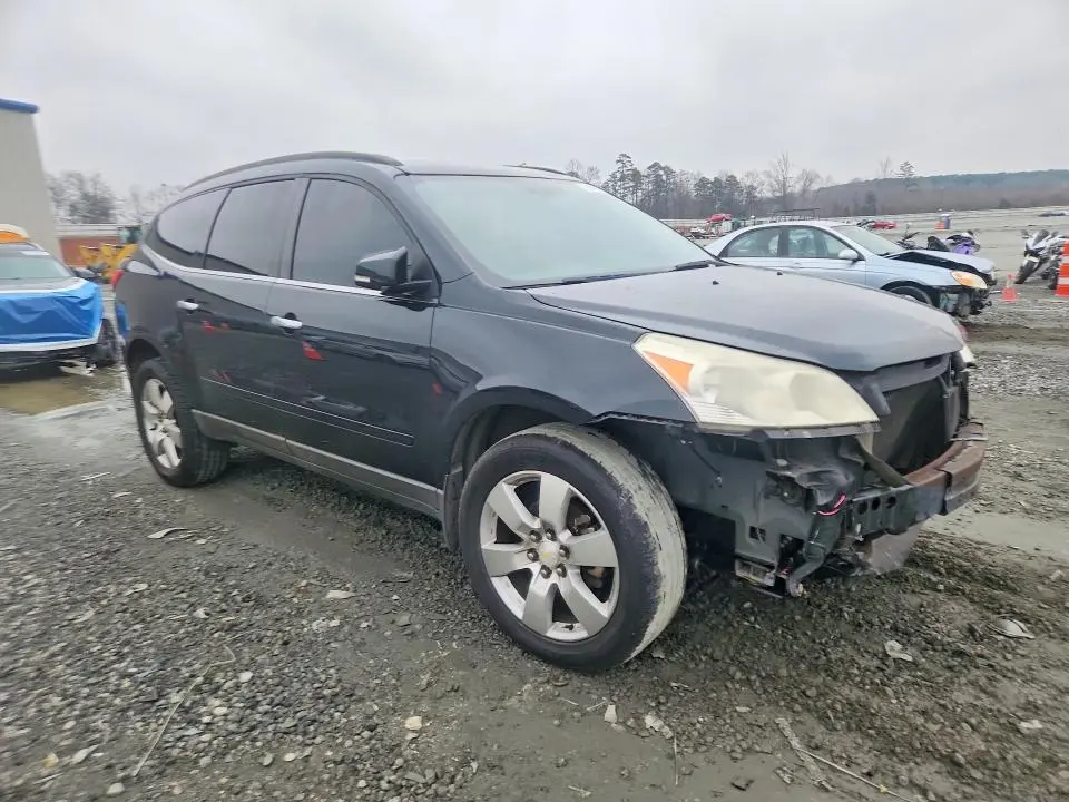 2011 CHEVROLET TRAVERSE LT  