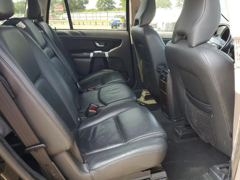 2011 VOLVO XC90 3.2  