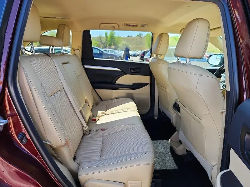 2019 TOYOTA HIGHLANDER LE PLUS  