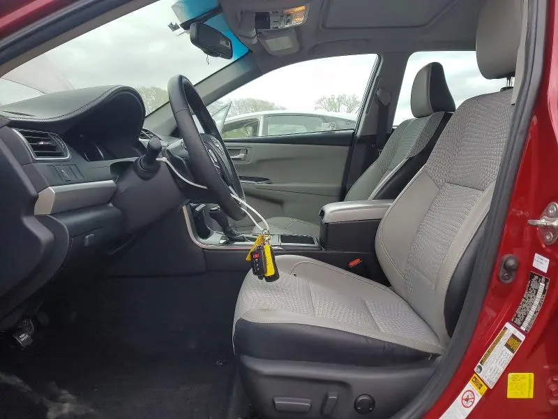 2015 TOYOTA CAMRY SE  