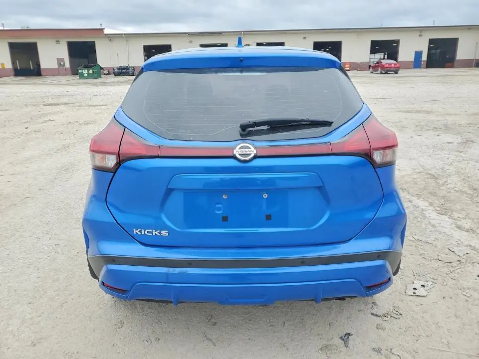 2021 NISSAN KICKS S  