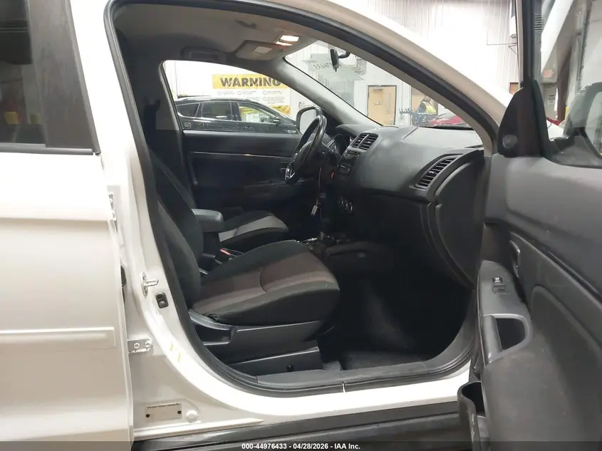 2017 MITSUBISHI OUTLANDER SPORT 2.0 LE
