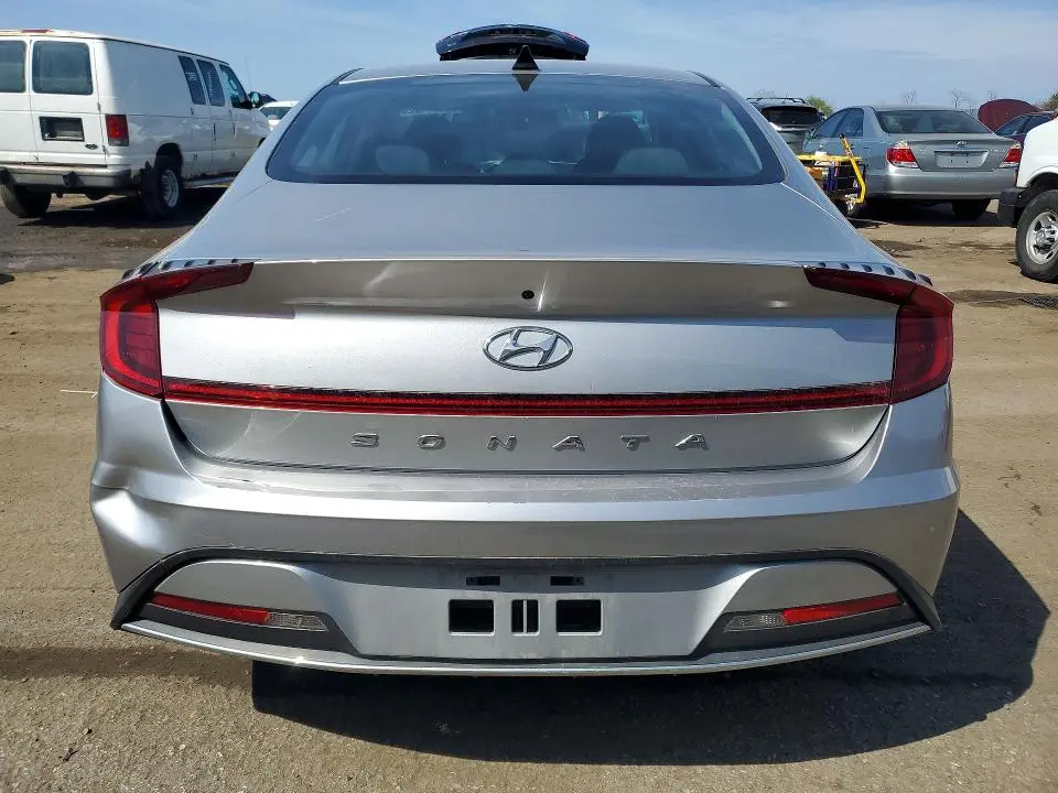 2021 HYUNDAI SONATA SE  