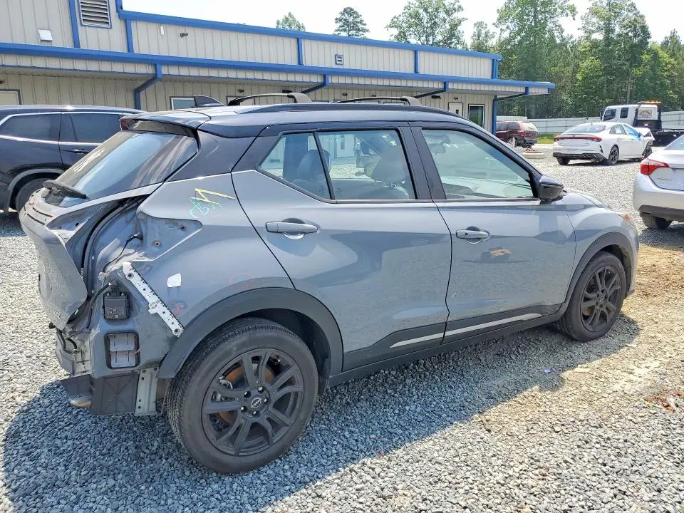 2023 NISSAN KICKS SR  