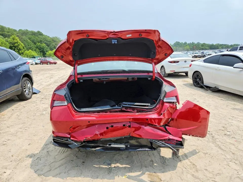 2022 HYUNDAI ELANTRA LIMITED  