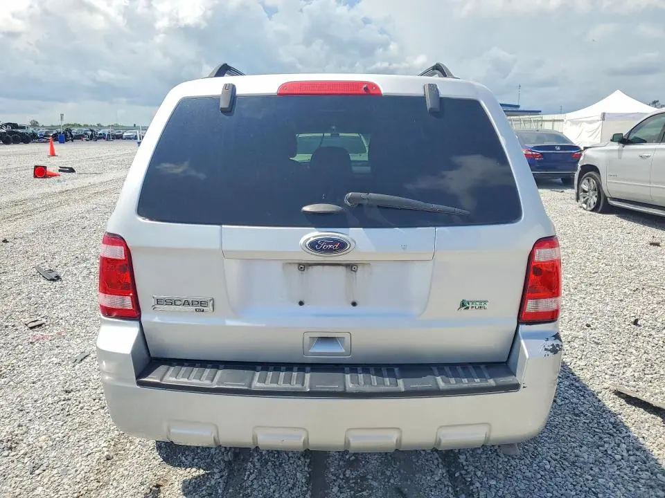 2011 FORD ESCAPE XLT  
