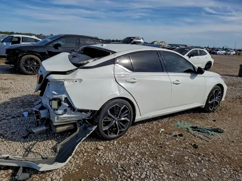 2024 NISSAN ALTIMA SR  