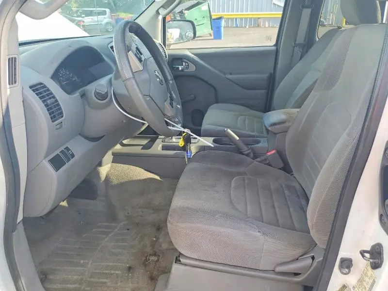 2015 NISSAN FRONTIER S  