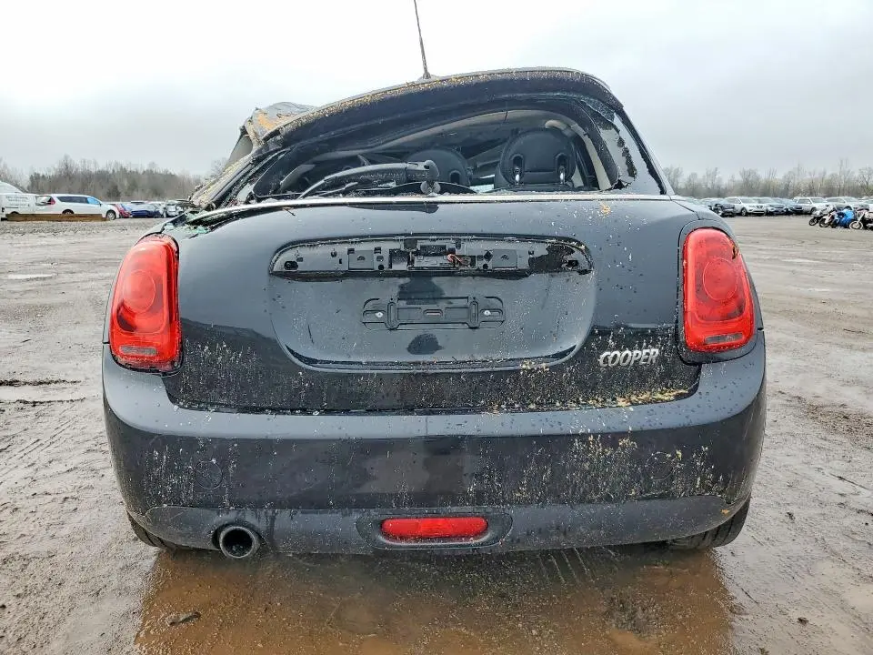 2017 MINI COOPER   