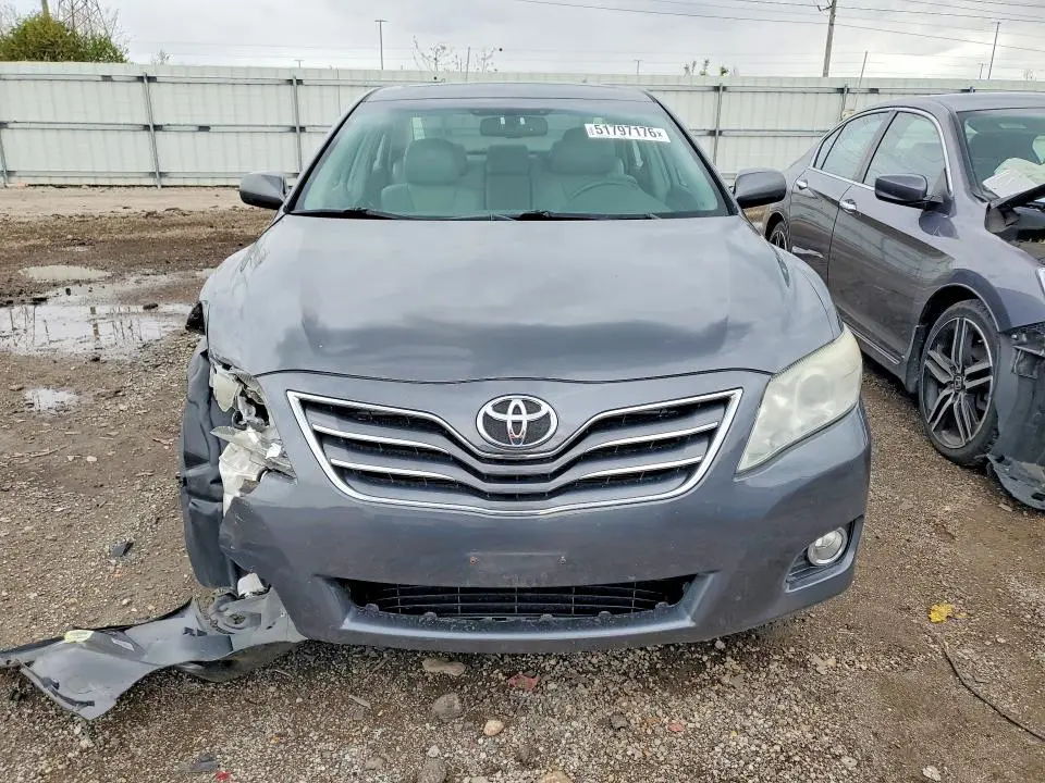 2010 TOYOTA CAMRY XLE  