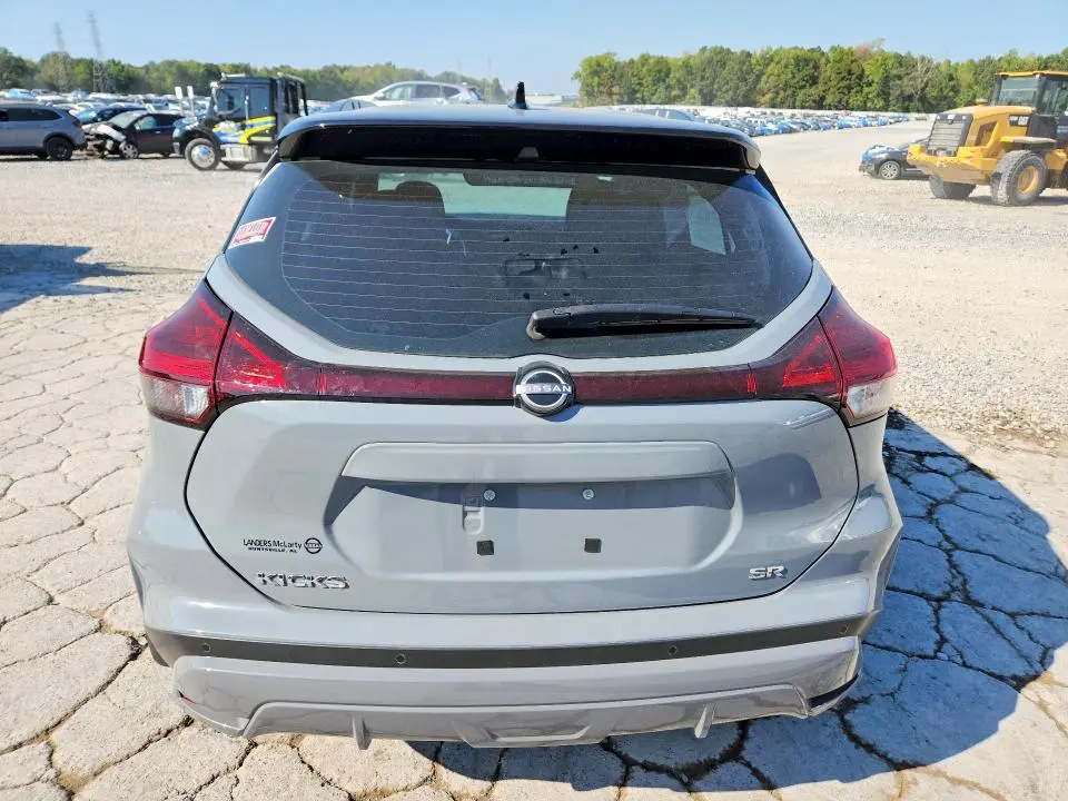 2022 NISSAN KICKS SR  