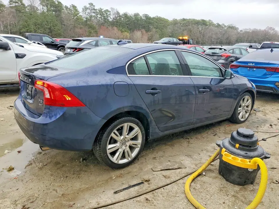 2011 VOLVO S60 T6  