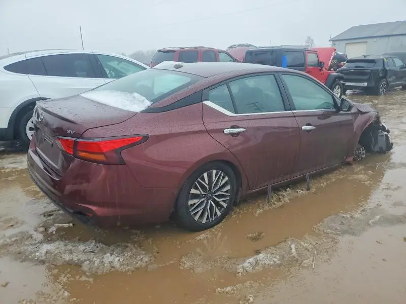 2023 NISSAN ALTIMA SV  